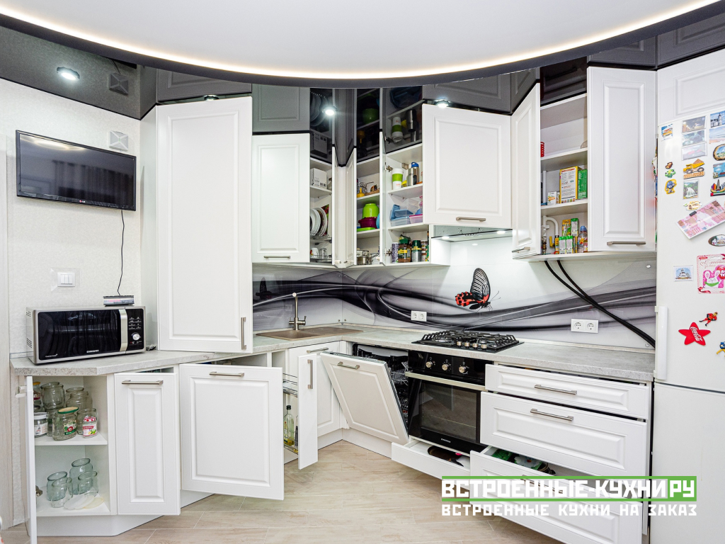 Классическая белая угловая кухня МДФ эмаль