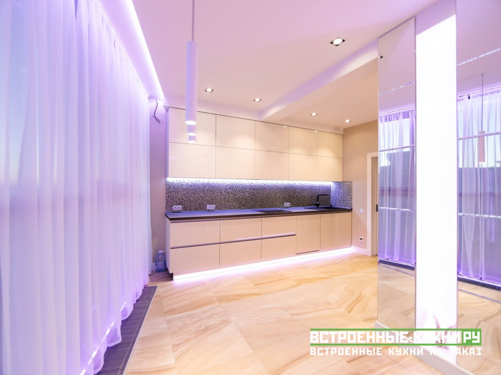 Параллельная кухня МДФ эмаль в стиле модерн с цветной подсветкой